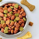 Barisan pengeluaran baling kantung makanan haiwan peliharaan automatik